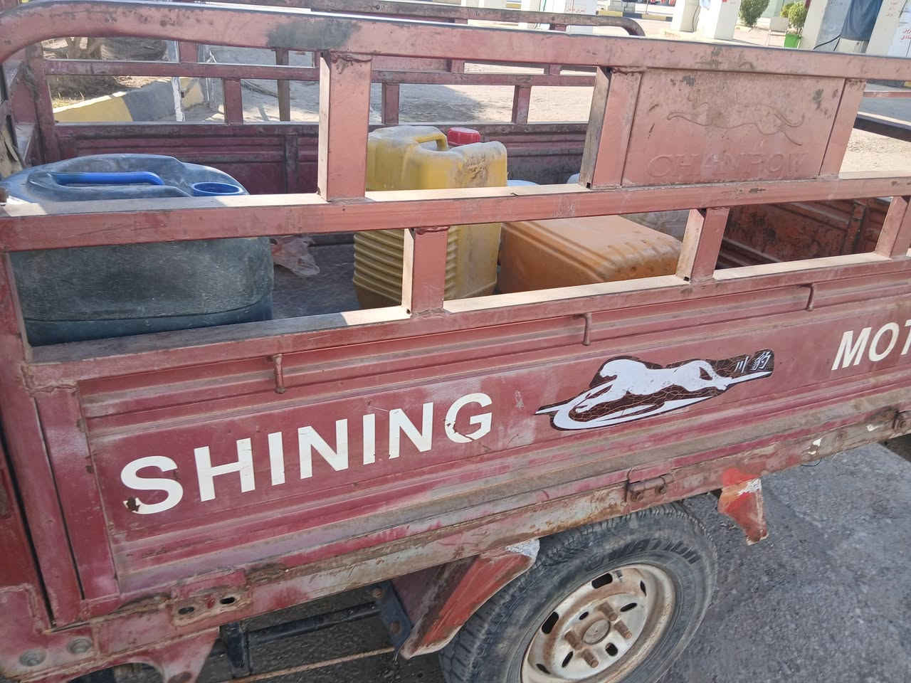 ستوته للبيع موديل ١٩ شماليه ورقه وحده نضيفه مكفوله من الخياس والحيم السعر ٩٥٠ الاتصال على الرقم ***********
