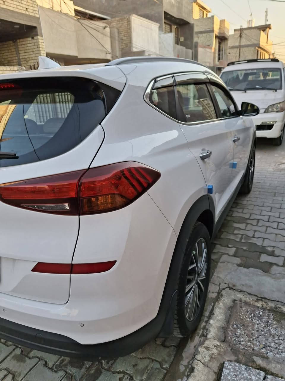 سلام عليكم توسان ٢٠٢٠ خليجي الكاصد رقم بغداد بسمي السيارة فول ماعدا البنيرامه ماشيه ٧٣ الاتصال ***********
