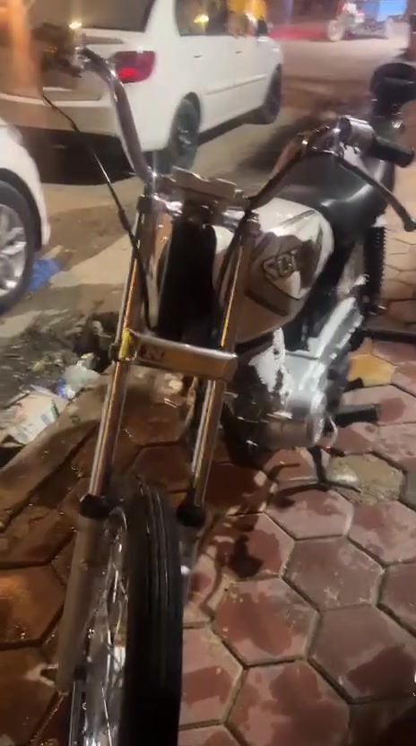السلام عليكم اخوان دراجه كلك تعمير جديد دراجه ما مفتوحه نظيفه ومراوس دراجه اوراق اصولي واعطي فرق كون دراجه نظيفه *********** مكان ناصريه
