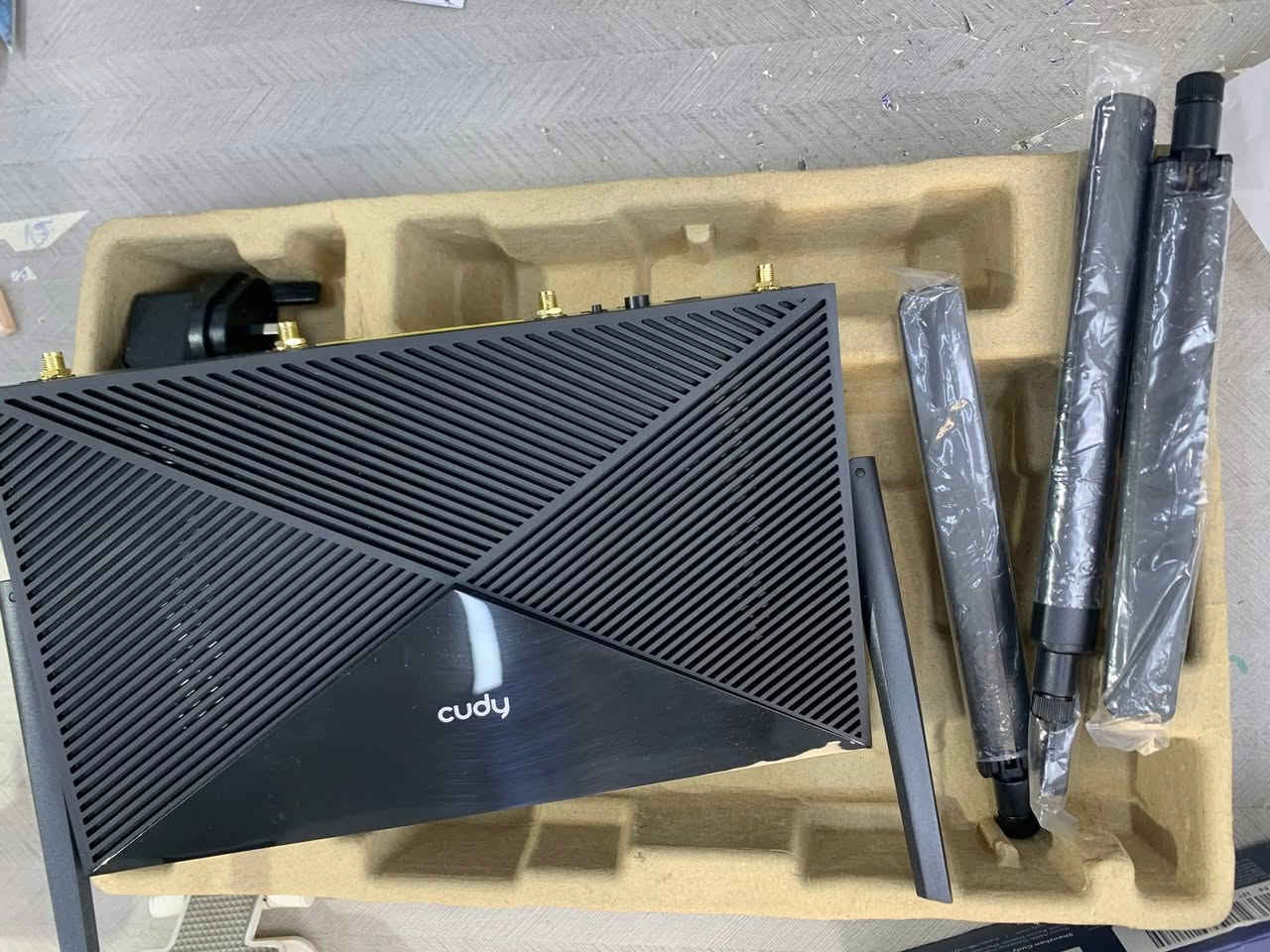 سلام عليكم متوفر راوتر ماركة كودي ٤g (cudy) دبل سيم كارد
 ٦ اريلات ومواصفاتة البقية واضحه بالصور 

للاستفسار تواصل على الخاص او واتساب ***********
