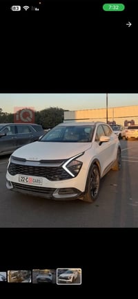 سبورتج موديل 24 سيارة جديدة ماشية 13 الف فول سيارة عدى فتحة جنطه كهربا...