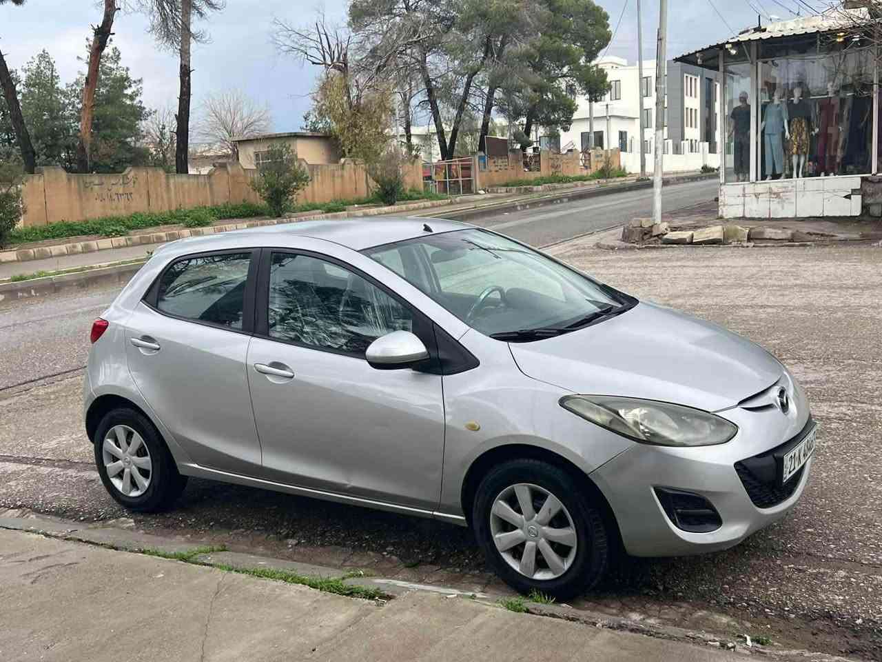 مازدا 2مؤديل 2013نمونه سه نه وى تازه فه حسى تازه جركه ى تيانيه 4تايه ى لؤك  مالى دؤسته مه كينه و كئرى لؤك ته بريد 2بارجه ى بؤياخه بئ ناوكرتن سعرى 77گه لا *********** فايبه رى له سه ره  له سليمانيم السليمانية, العراق
