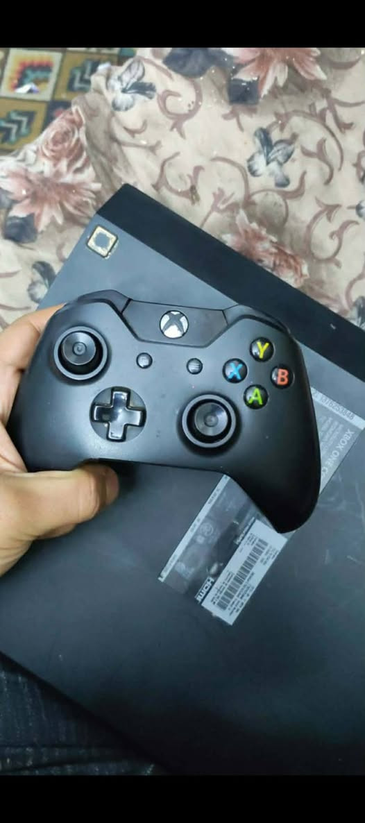 السلام عليكم  اعادت نشر بسبب الوعود الكاذبه اكس بوكس وان ذاكره تيره سعره ٨٠ مكاني حي القاهرة رقمي  ***********
