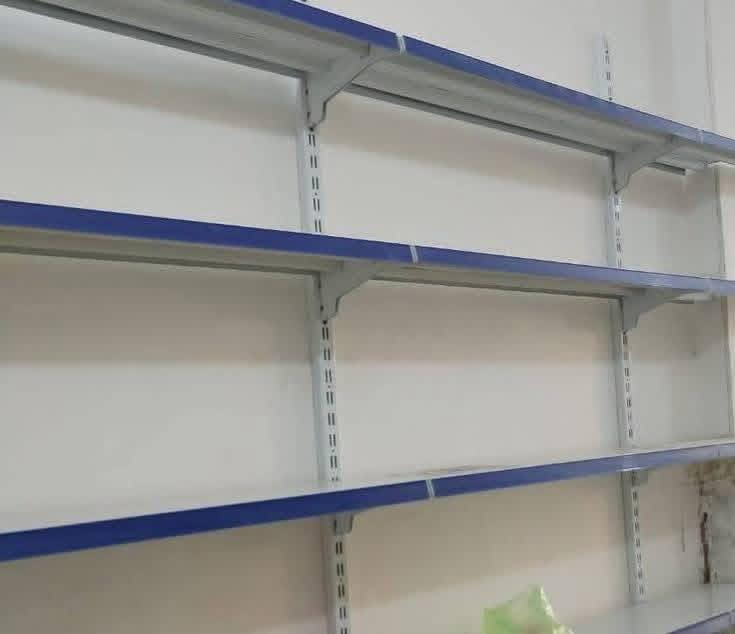 سلاام عليكم توفر رفوف جدارية وسطة جديد سعر مناسبة عنوان بغداد سوق مريدي ***********حمودي
