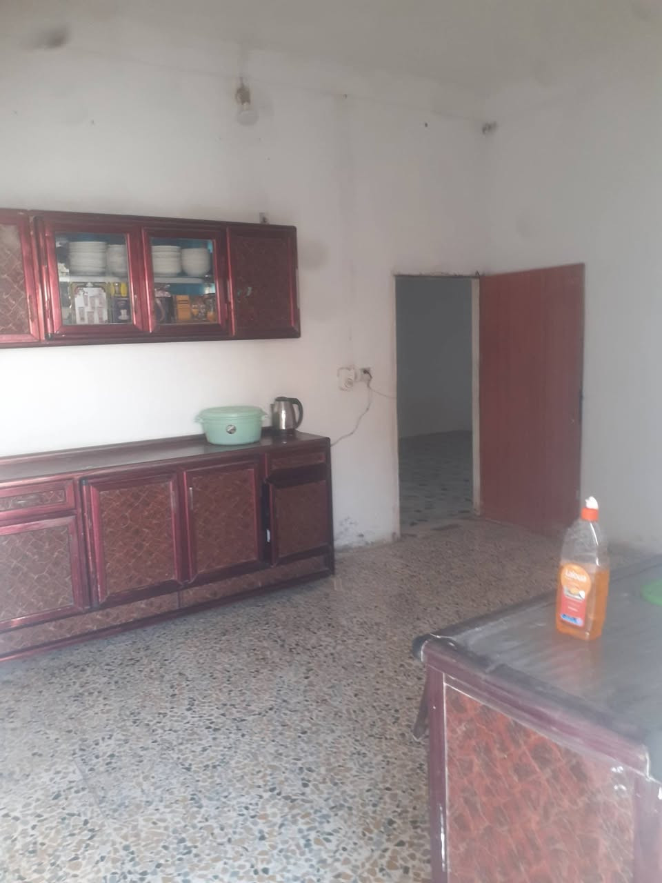 دار للبيع طابو صرف بسمي المساحه 200 المكان  حي السجاد مصفر ماي وكهرباء بي 2غرف وصاله جبيره ومطبخ حار وبارد ديوانيه جبيره اثنين حمام و تواليت واحد السعر 65 وبي مجال *********** وهاذه بي وتساب ***********
