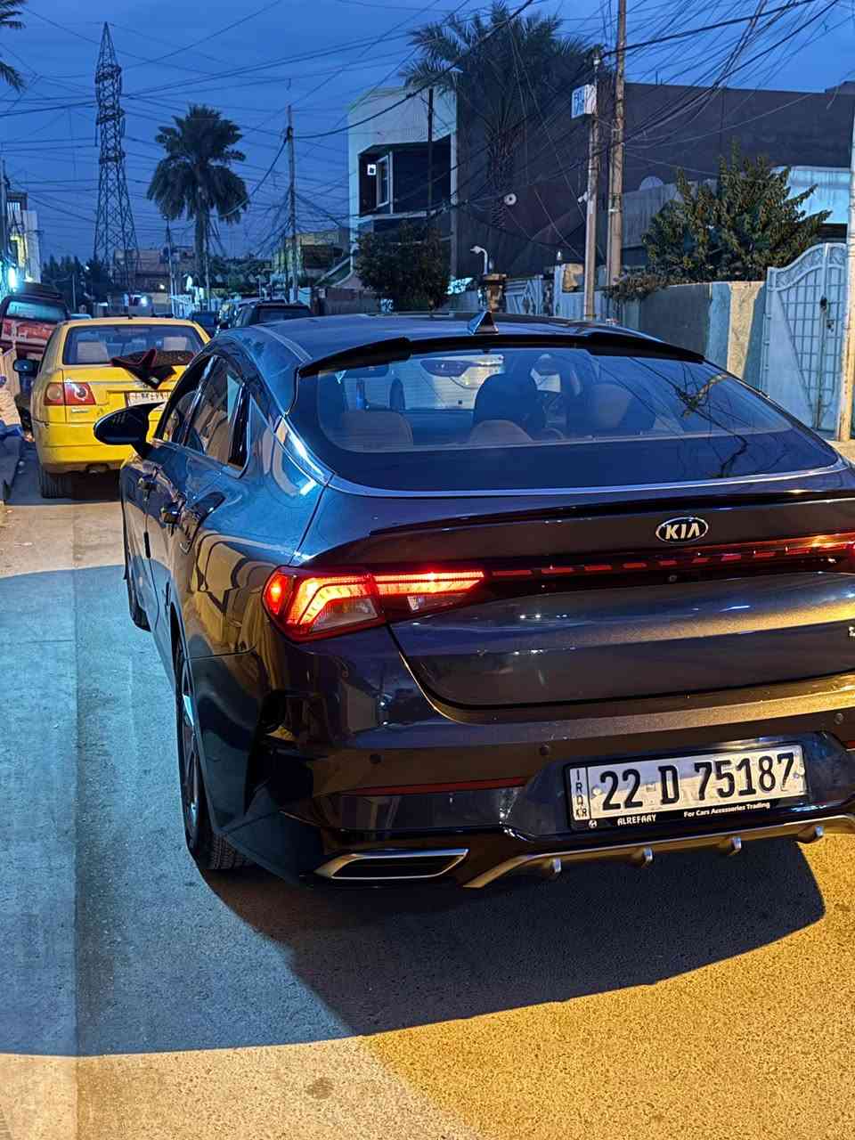 سلام عليكم شباب/ سياره K5 موديل 2021
المواصفات
1محرك 1600 تيربو
2لون نفطي
3رادار 4 امامي خلفي رادار مرايه جوانب
4 مانع تزحلق
5قياده ذاتيه
6 لايت Led
7كامره دواره
8تبريد ثلج
9 اربع انظمة قياده
10 السعر 155وبيه مجال
السياره حادثه جاملغ امامي صفحة الصدر فقط
مصبوغ بنيد وجاملغ
مع حادث تكتك  بل عراق مصلح عل بارد في جنطة سياره
مكفوله من التكم والشاصي والغود.، ،، رقمي *********** حيدر
السياره رقم شمالي بسم شركه واني عندي بيه وكاله تحويل ثاني يوم
