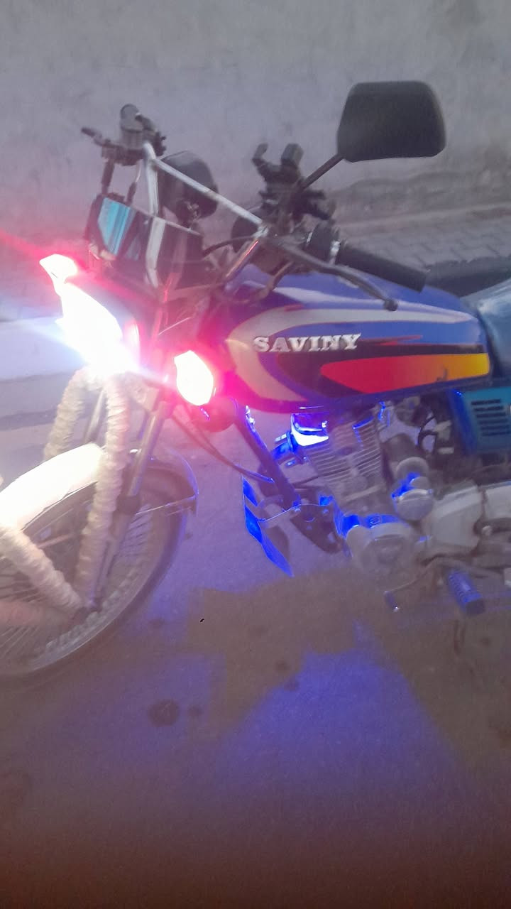 السلام عليكم دراجة نامة.  برو موديل 2019دراجة كاملة كهربائيات بلكامل شغالة جامرلوغ امامي جديد دشبول جديد لاتنقيص ولاتبخير محرك مفتوحه مره وحده اوراق كرتونية السعر 375وبيه مجال المكان جلولاء المرور للا ستفسار عل رقم *********** هاذ بي واتساب وهاذ اتصل علي ***********
