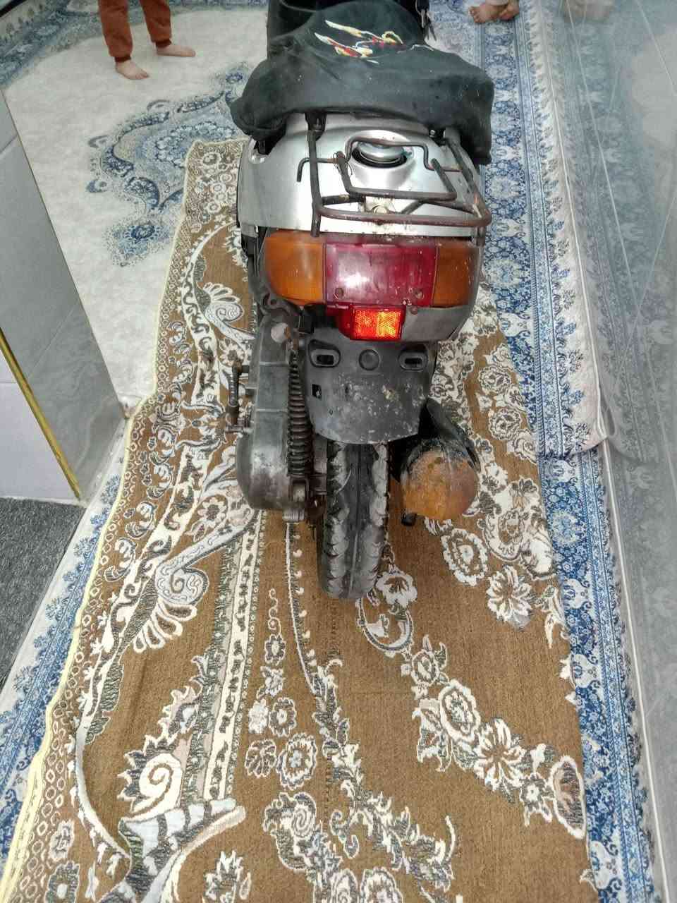 السلام عليكم للبيع دراجة ياماها كوم حديد السعر 150 وبيها مجال حك الجية العنوان  البصرة دور الشرطة شارع القائد ***********
