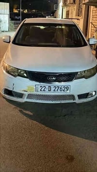 سيراتو ٢٠١٢ للبيع فقط خليجي بيهه بنيد مصبوغ بس وبيهه طخات بسيطة يرادله...