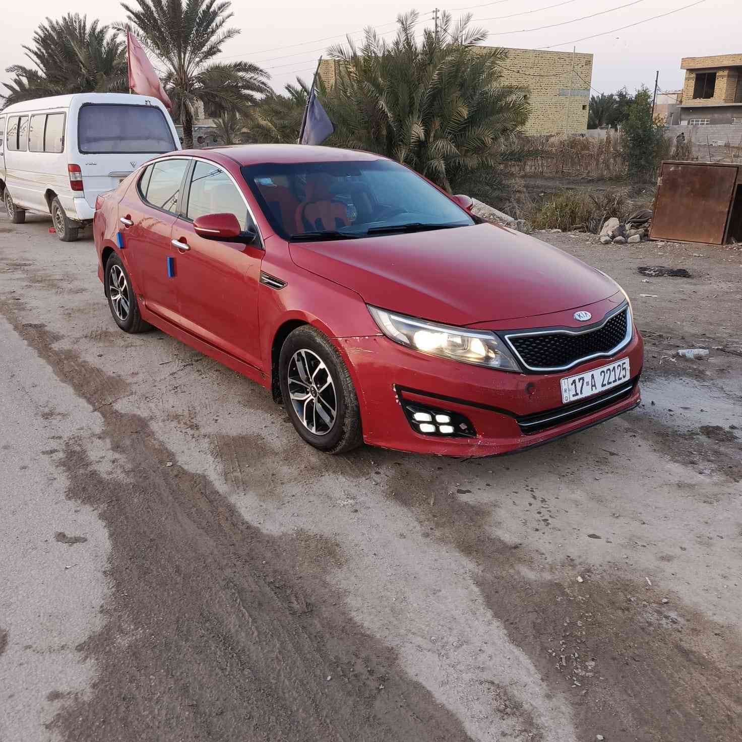 سلام عليكم وبتيمه مديل 2015 خليجي سياره جديده مكينه وكير كفاله2400رقم دولي سنويه جديده سياره عله وضع لشركه جاهزه تخم تاير جديد حداديه جديده كشن كهرباي ويل كروم شاير  بل مرايا تبريد قطعتين تدفهه تبريد شغالات ما مشيه شي قليل رقم ***********  السعر 98 ورقه المكان نا صريه سوق الشيوخ
