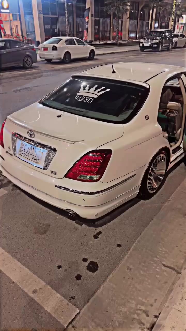 سەرەتا بەناوی خوای گەورە
باخیرەکەی یابان ماجیستا تاقانە و نموونە و پاکەتیی.🎌
٢٠٠٧ بەسمە رەساسی سااج مەلەکی 
بەس موووس موووس ناوزەردی ساج مەلەکی
سەیارەکە قەپات مواسەفاتە بەس سڵاید نیە 
سەلاجە مەرکەزی جڵد و هیتەر و ٣ پەردە 
٥ دووگمەیە سەیارەکە کامل حاسەو ڕادارە 
٤ تایە و ویلی لۆکی ئەسێڵی لە ژێرایە 
دەبڵەکانی حوڕ کراوە بەرز و نزم ئەکریت 
ئەیبیئیسی بیلاد ماجیستا 
بەسس شوین مووسەکانی بۆیاخە 
لەجیاتی فەحسیک ٣ فەحسی کراوە 
سەیارەکە لە دەعمی پیشەوە هەتا دەعمی دواوەی بەشەرت
کەڤەر گۆڕا و شەنسی کۆسەرە و گێڕ و مەکینە و
تەبریدی بەشەرت هەمووگیانیی 
٢٥٠ پەنجا مەسرەفی تیا نیە 
بەشەرتی ئەوەی شوخت و چاڵ و قوپاوی نەبیت و دوورەنگ نەبی سەیارەکە 
سەیارەکە شفتەی ئەم لاو ئەولا نیە لۆک لۆکە بەس ماشاءاللەی ئەوییت 
هاتیتە سەر سەیارەکە لە جیاتی فیتەریک ٢ فیتەر بهینە 
شــویــن ســلــیـمـانـیـی 
ژ.م ***********
سعری ٦٥ گەڵا و معامەلە
