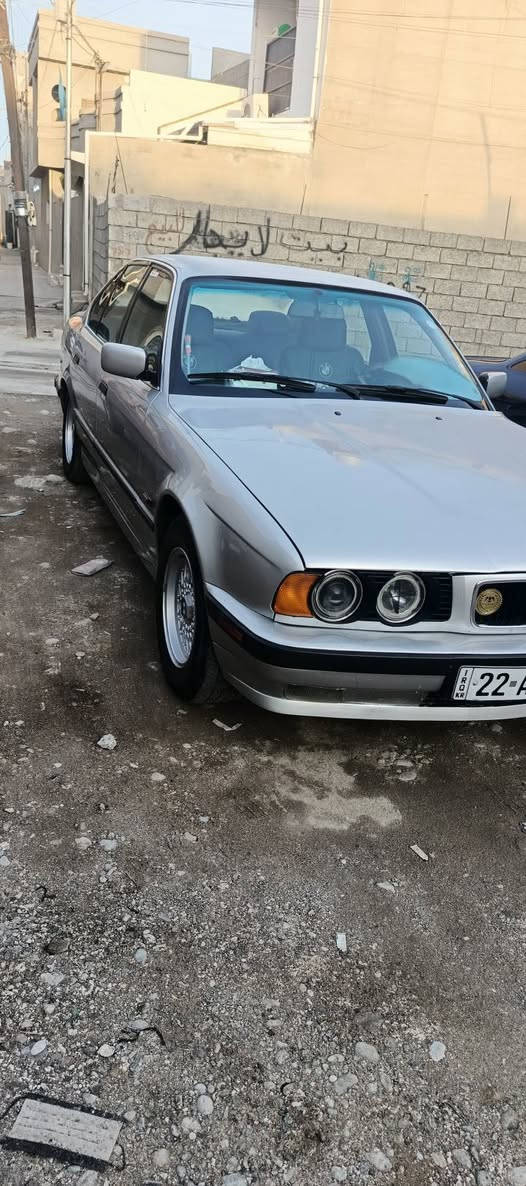 سلام عليكم 
للبيع موديل 91/حجم 525 صبغ عام حداده جديد لا صرف لا بخار دواخل حلوه كير عادي تبريد تدفئه كله شغال ترايك وين ماتحب شرط تحويل سنويه حد 30 كابون بانزين بيها خير من الله ماشاء الله اي نقص مابيها الاستفسار *********** كركوك, العراق
