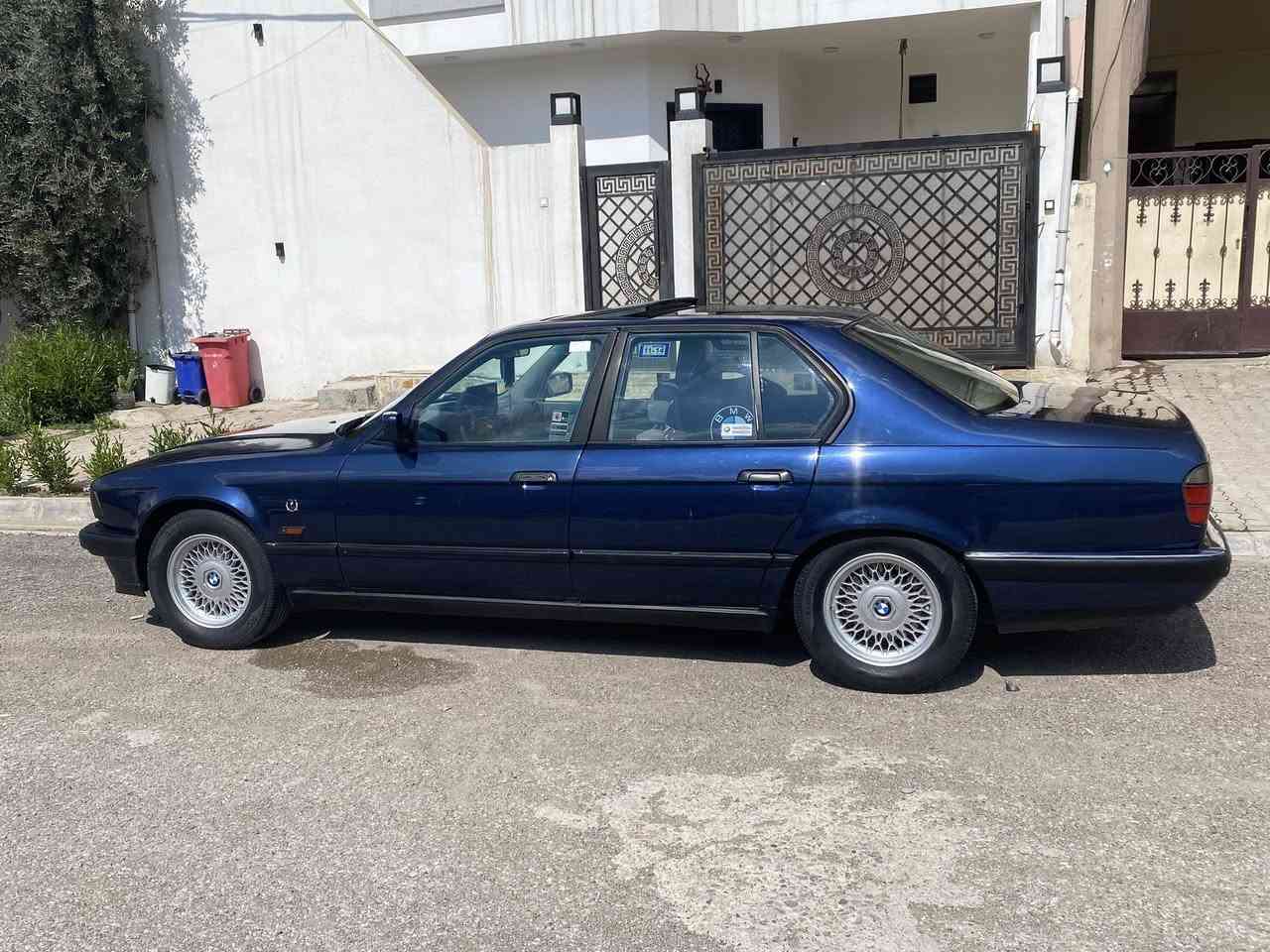 730 V6 موديل 93 فول فول محرك كير بااشرط رقم وهزه وسنويه جديد بدون ضرر صبغ جماليه فقط سعر 65 وبيها شويه مجال مكاني كركوك ***********
