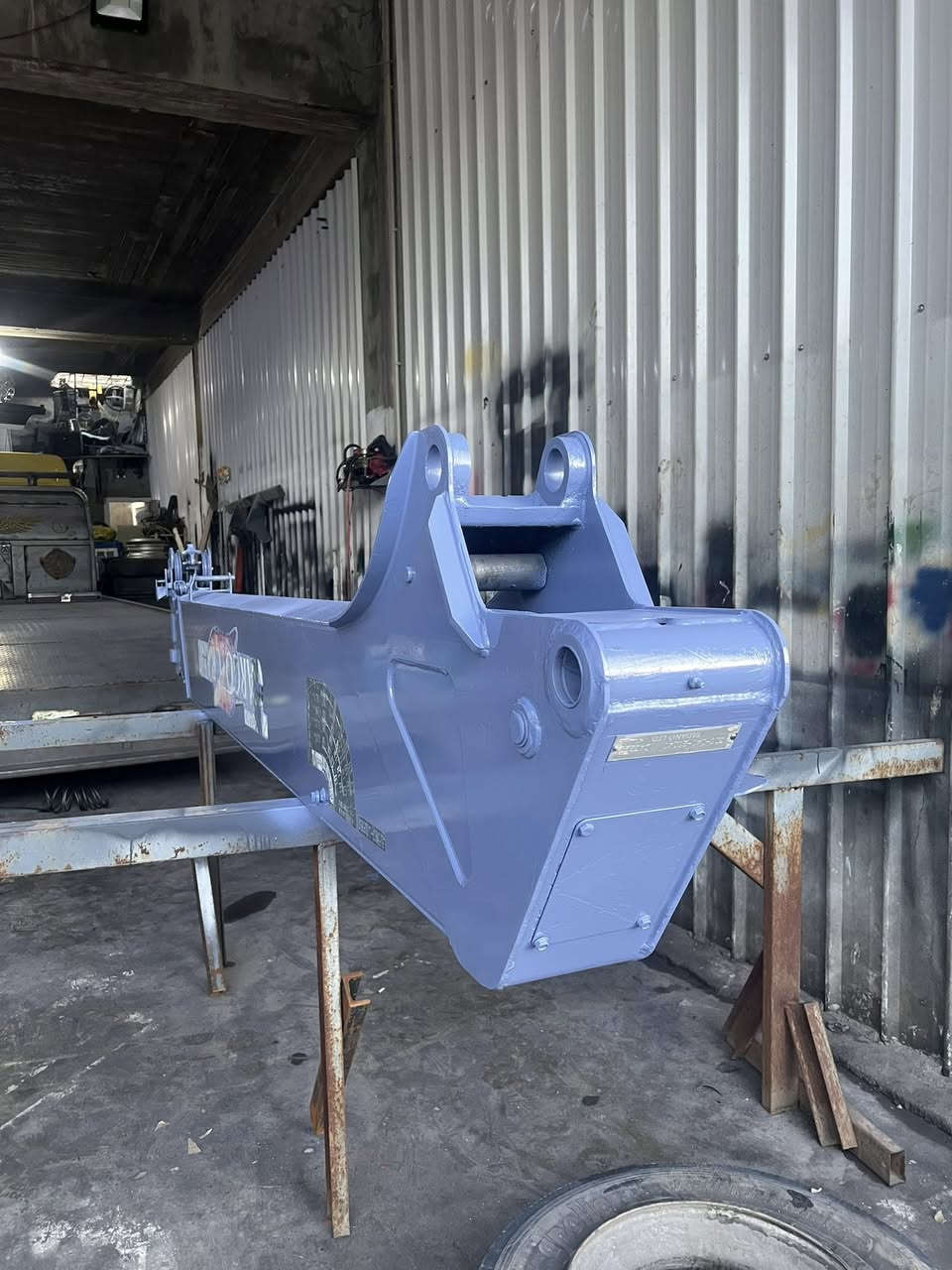 للبیع کرین کارگو ٤ سلایت مخالف  بی باج جول دوران مکان سلیمانیە ***********
