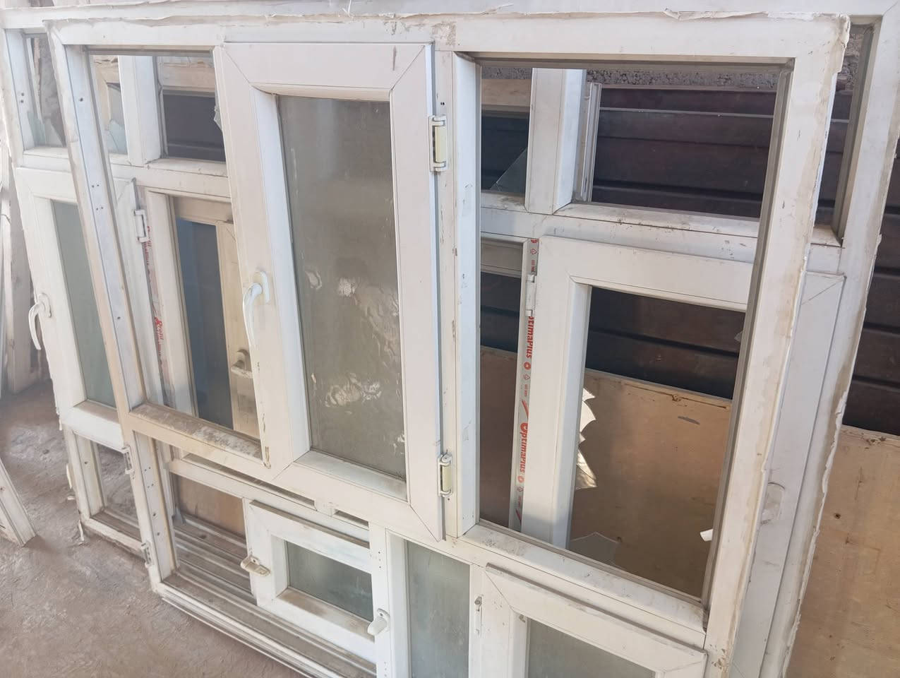 باب حوش للبيع ادريج للبيع شباك بلاستك  للبيع شباك حديت للبيع تغات للبيع  //***********//***********/// موصل
