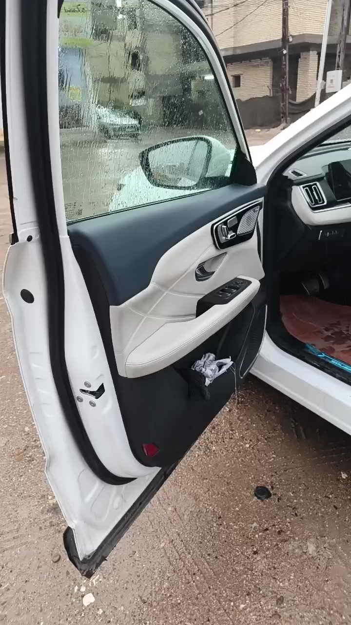 سلام وعليكم
سيارة سوئيست موديل 2026 ماشيه50000 ضمان شركه هارلم,10سنوات رقم بغداد تبديل الدهن في الشركه تضم7 راكب كامره اماميه وخلفيه540 كشن امامي كهربائي بني روما كامره دواره اماميه360 شاشه 24.6انش 
(سعر29مليون ) 
المواصفات
المحرك 1.6لتر نيربو4 أسطوانات 197ناقل الحركه-اوتوماتيكي دبل كلاتش 7سرعات
العداد 50000كم
رقم الهاتف
***********
يوجد واتساب
