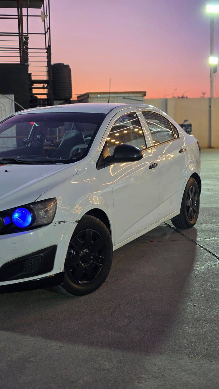 السلام وعليكم.  شباب.
شوفرليت سونك 2012. محرك كير. مكفول.  تخم تاير. جدد. حداديه.  قبل.  اسبوع. نفضتها.    السياره. كفاله.  عامه.  من الصبغ. والدواخل.  بيها.  الباب. الخلفي. بي.  بارد. والباقي.  علئ وضع الشركه.   رقم. بغداد. دولي.   باسمي.   تحويل. مباشر.   السعر 67. وبيها. مجال. بسيط.    ***********.  للشراي.  يتصل
