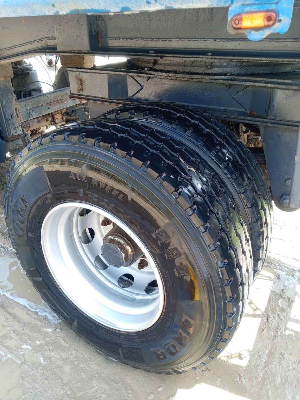 سلام عليكم ورحمة الله تايرات 22 مراوس 24 ***********
