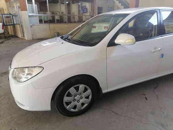 سلام عليكم
انتر موديل 2011
حجم20 كوري
بيها صبغ الكدم جهت اليسار
بدون دوخل وبيها مكانت بارد
جاملغ شرط تحويل
سعر ١٠٥ وبيها مجال شي بصيط
***********
