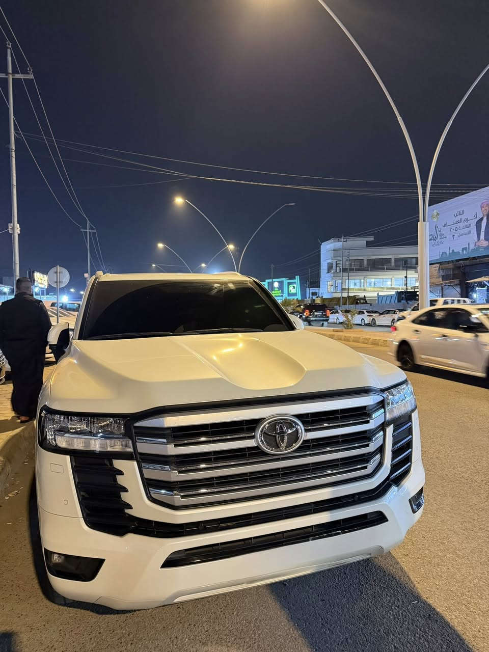 لاند كروز 2023 ساز اصل تون تيربو ماشيه 33 الف تضليل بسنويه مغلفه PPFكامل رقم بغداد السعر 730 وقابل للتفاوض سياره كلش جديده كفاله ***********
