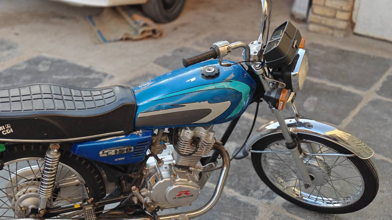 سلام عليكم دراجه للبيع اوراق  وكيله بشارع بغداد  موديل 2016 سعر750 رقم الهاتف ***********
