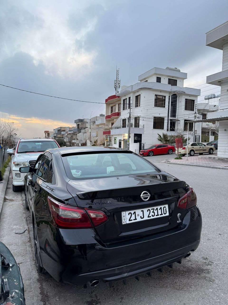 Nissan Altima 2017 SR 

نیسان ئەڵتیمان ٢٠١٧ ی S شکڵی کراوە بە SR 
سەیارەکە زۆر تازەیە و لۆکە و هیچ عەزێت نەدراوە 
کامل سێرڤسی بۆ کراوە : 
ڕۆنی هایدرۆلیکی گێڕ گۆڕاوە 
ڕۆنی مەکینە تەنها بڕاندی Liquimoly تێ ئەکرێ 
کامل ئاوی ڕادێتەری بۆ گۆڕاوە 
پاتری تازە بۆ گۆڕاوە 
٤ تایەی لۆکی تایلەندی شەریکەی Landspider ی لەسەرە
کامل تاقم پێش تازە گۆڕاوە و زۆر توون و تۆڵە ماشاءالله 
کامل جوانکاری دەرەوە و ناوەوەی بۆ کراوە 
ویلی قیاس ١٨ ی SR ی لەسەرە ،باڵی بۆ دانراوە 
-شەغالە
-بەصمەیە 
-کوشن کارەبای 

سەیارەکە تازە پۆڵیش و قەڵەمکاری بۆ کراوە نمونەیە لە جوانی و تازەی ماشاءالله  ئەڵێی لۆکە کامل لایت و ناوبەتانە و جامەکان و بەگلایت و ویلەکانیشی بۆ پۆڵیش کراوە لەگەڵیشیا کامل قەڵەمکاری بۆ کراوە 

سەیارەکە تەنها بۆنیت بۆیاغە لەگەڵ شوێن ڕەقەمی سنووق 
لەگەڵ یەک دوو پارچەی بچووکی سارد 
سەنەوی و ژینگەی تا ٢٠٢٩ تازەیە 

شوێن : سلێمانی 
نرخ : 120 گەڵا و مامەڵەیەکی زۆر کەم
0774 082 2373 السليمانية, العراق
