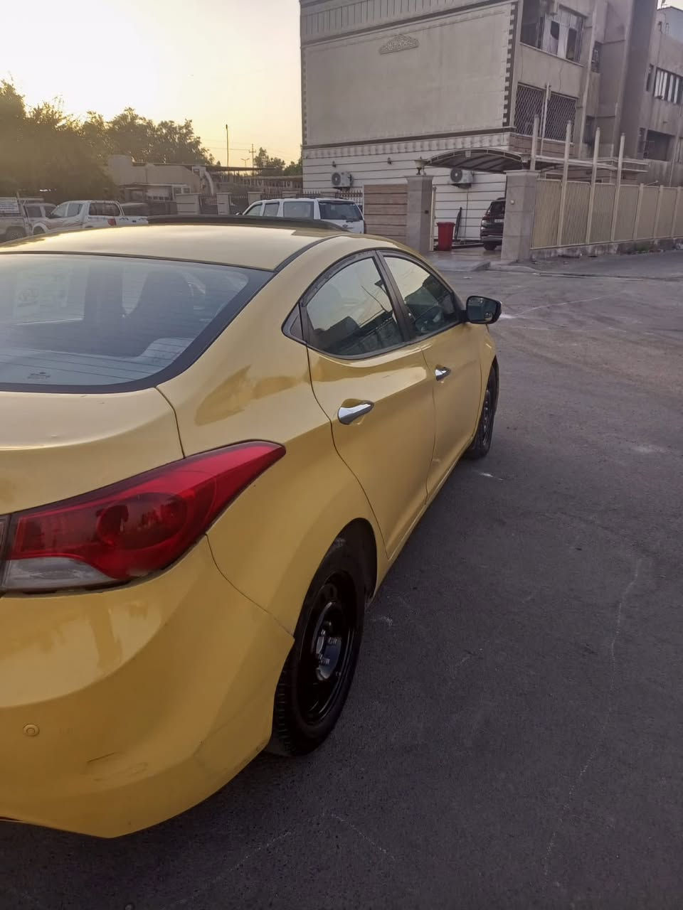 السلام عليكم النترا خليجي ١٦٠٠ شاشه وبانوراما ابيع حسب القناعه تجي تشوفها وتنطيني سعر بيها مكان السياره سيديه وللاستفسار اكثر هذا رقمي ***********
