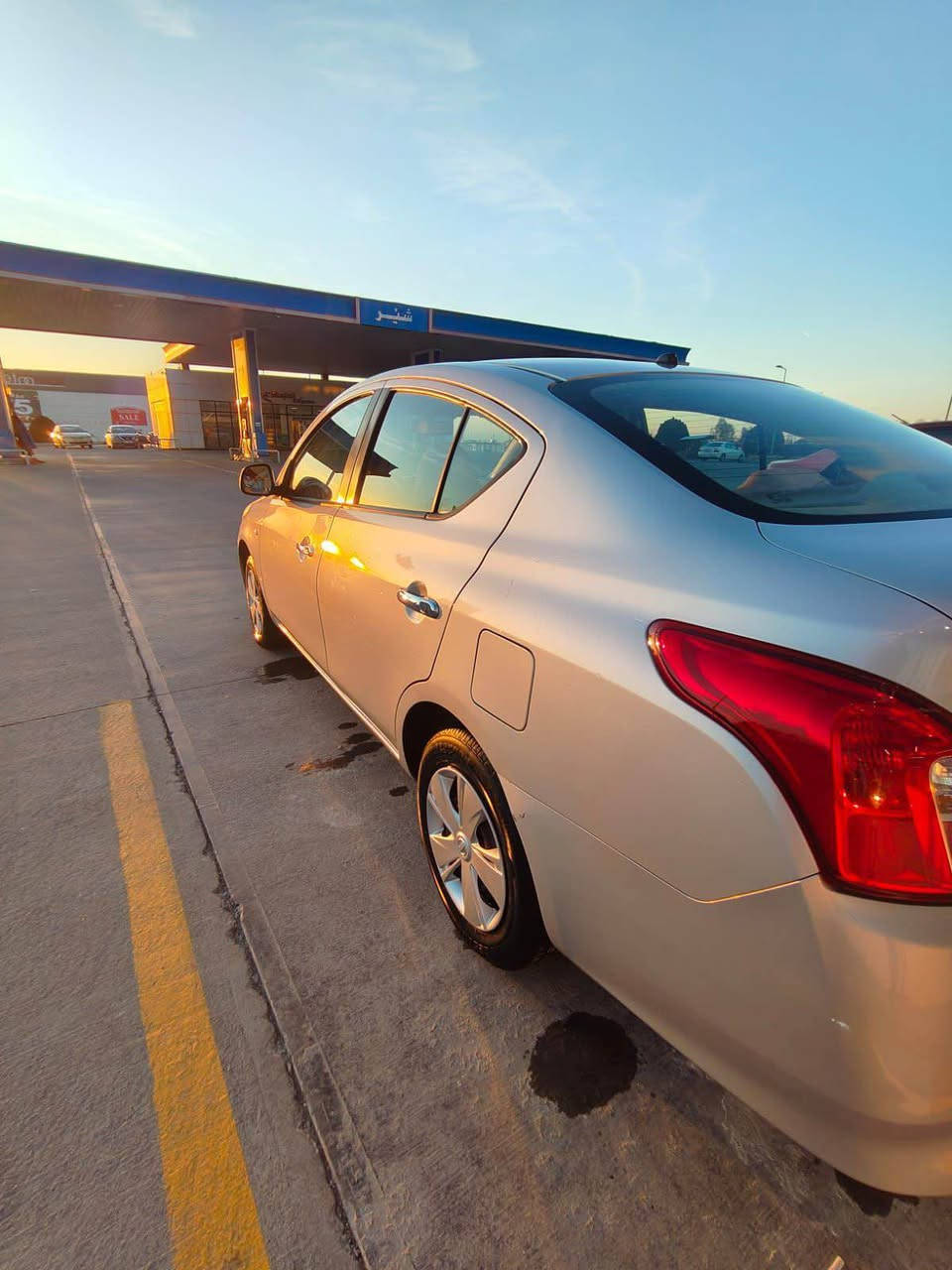 نیسان سنی ٢٠١٩ بێ بۆیاخ بەس دەرگای سکن کەمێ تعدیل چاملخ پێشەوە سکن قۆپێک بجوک باقی ھیچی نیە ١٠١ وەرەقەو مجال
***********
*********** أربيل, العراق
