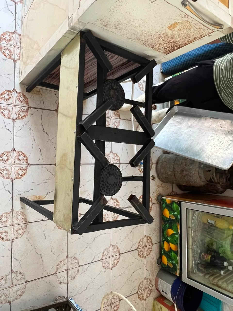 سلام عليكم
1/برادين 
2/طباخ
3/شواي دجاج
الغراض كلهن جدد
بيع مستعجل
كلمن او سعره
الاتصال على الرقم
***********
