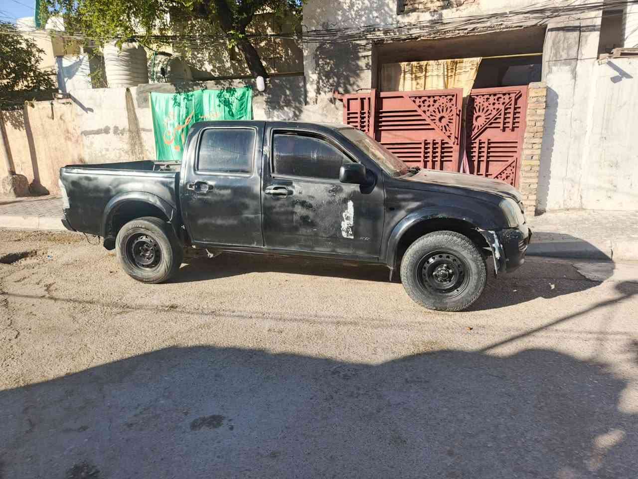 ‏السلام عليكم بيك اب شوفرليت
‏مديل 2005 
‏محرك كير بطه
‏سيارة كاملة شغل وطلع
‏اللون البلادي ابيض مصبوغة اسود بيها كتاب مزاد 
‏السعر 22 وبيها مجال 
اتصال فقط او واتساب 
‏***********
