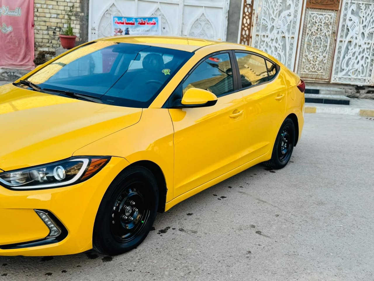 هونداي النترا موديل 2017 كير ATM وارد امريكي صور الحادث بالمنشور  بدون لغد ولا شاصي ولا حوض  ماشيه 86 حقيقي
مكينة گير حدادية تبريد على الفحص
حجم المحرك 2000 دوش المرغوب لا تبخير ولا تنقيص
رادار امامي رادار جانبي رادار خلفي
تحكم ستيرن
شاشة 
كامره دواره 
تدفئه تبريد 
لايتات زنون
لد امامي خلفي 
مكان السيارة بغداد
رقم بغداد  دولي بسمي تحويل ثاني يوم  مصفره هيئه وغرامات 
أي استفسار  ***********
