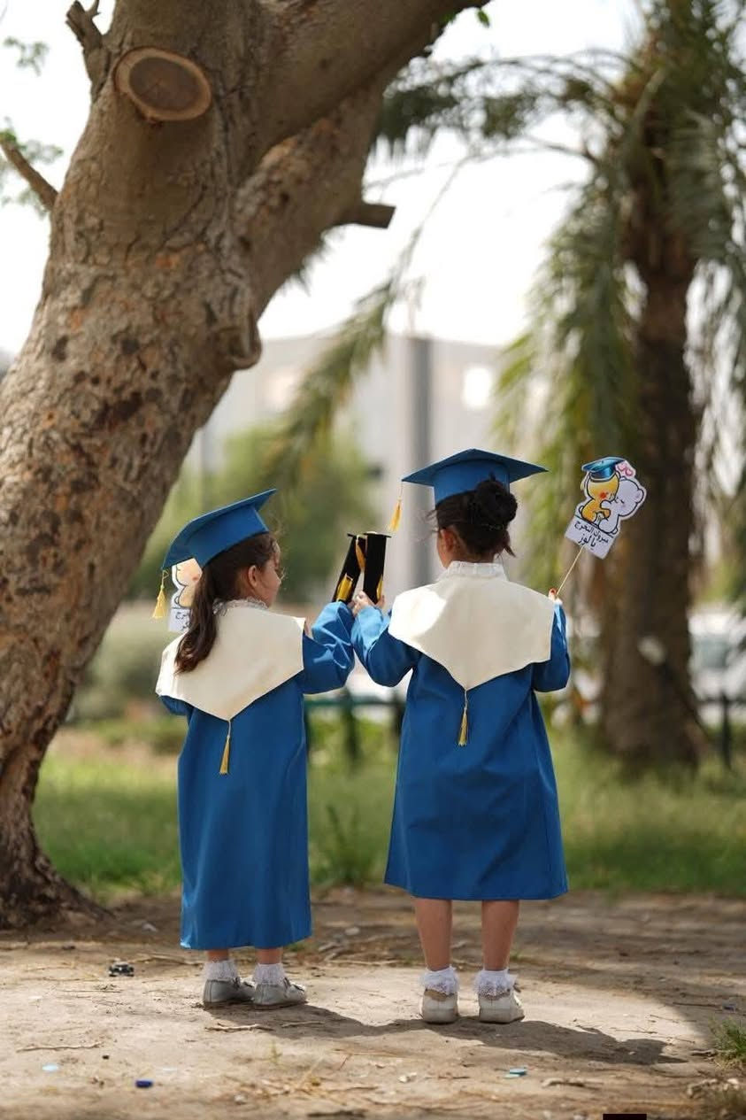 اطلالة التخرج عـدنا تكتمل 🤩💜
يـتوفر لدينا زي التخـرج لكافة الأعمار من الروضة الى الجامعة❤️‍🔥👀

✅التنفـيذ حسب الطلب 
 ✅يوجد لدينا خيـاط خاص لأزياء التخرج✔️
✅يـتوفر طبـاعة وتـطريز حسب الطلب🔥
 مستعدين لتجهيز الدفعات بأسعار تنافسية 🔥

يـتوفر بـ 3 انواع قماش:-

* كوبرا 
*باربي 
*كريب 

للحجز والاستفسار مراسلة الصفحة 
او واتساب *********** 
               
الشرقاط قرية شكراً _الشارع القديم _قرب مدرسة ابن طفيل. يتوفر لدينا التوصيل لجميع محافظات العراق 

#تخرج #دارسة #فرح #امتحان #تعين #جامعة #كلية #صورة #هدية #قبعة #تسوق #روب #وشاح
