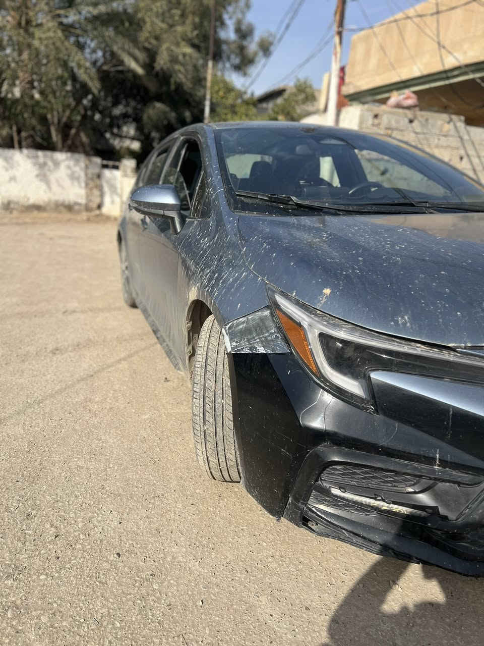 كورلا 2024 محرك 1800 se  للبيع حادثها بصور رقم ديالى *********** سعر 140 بيها مجال
