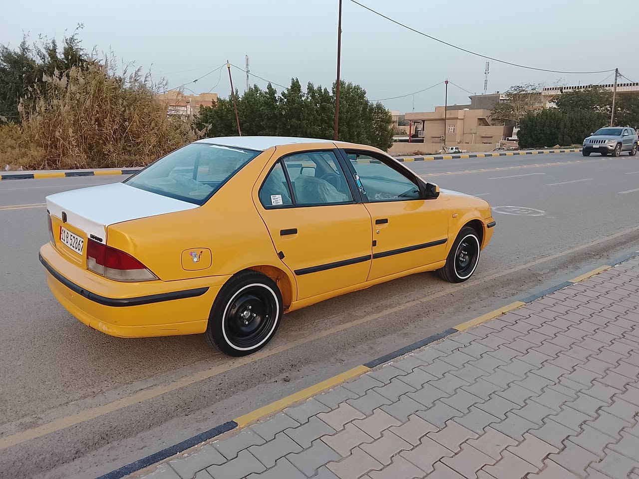 إسلام عليكم
سمند موديل 11 
رقم بغداد نكليزي بسمي ولا ألف عليها من كلشي مصفرة 
السيارة كير ومكينة كفالة 
قبل سبوعين حدادية خلفي  أمامي كلا جديد تخم تاير ويالة
الحجم 14 جديد 
عينة وصينيه وبوربرن جديد 
السيارة 
بيها رشات صبغ الجمالية 
السيارة احلا من الصور وترايك 
وين ما يعجبك السيارة ناعمة جداً 
السعر 37 وبيها مجال حك جية 
العنوان كوت مركز المدينة 
***********
