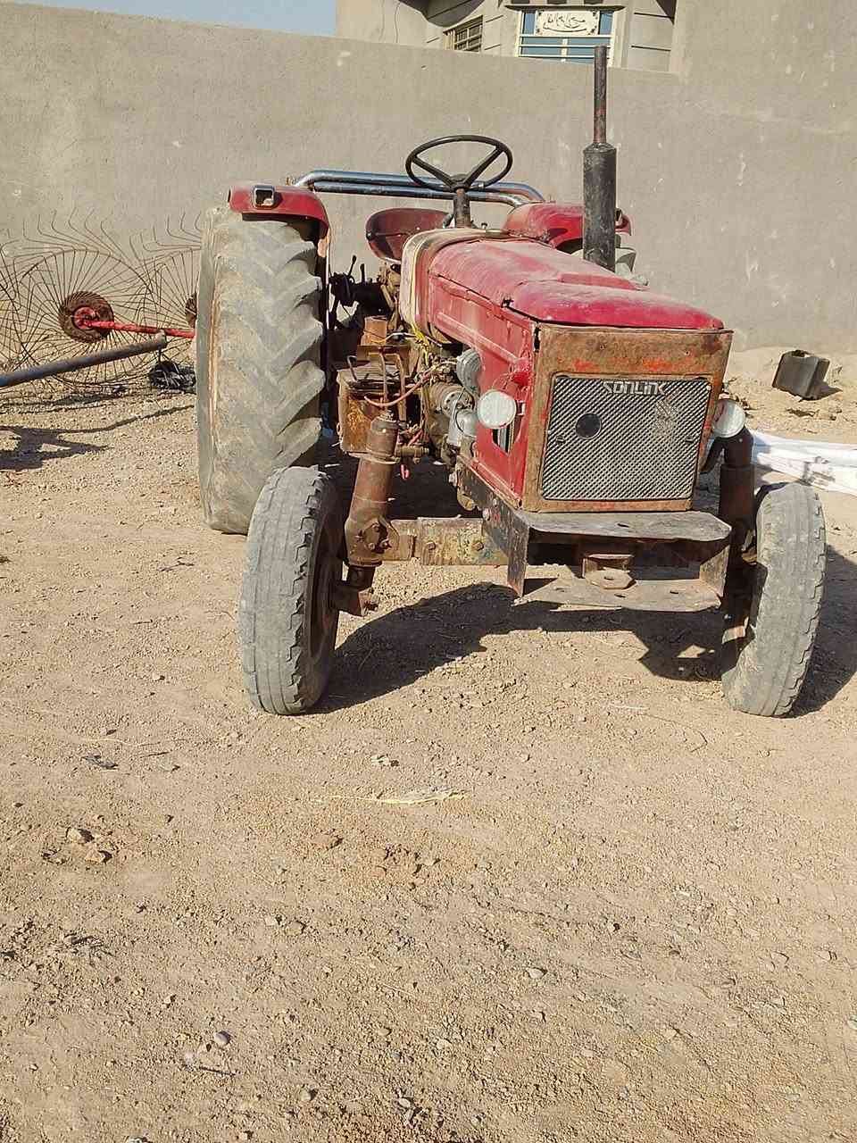 مكينة عنتر محرك كير هودرليك كلة مكفول عل شركة محرك شركة معة سويتر جديد لبيع***********
