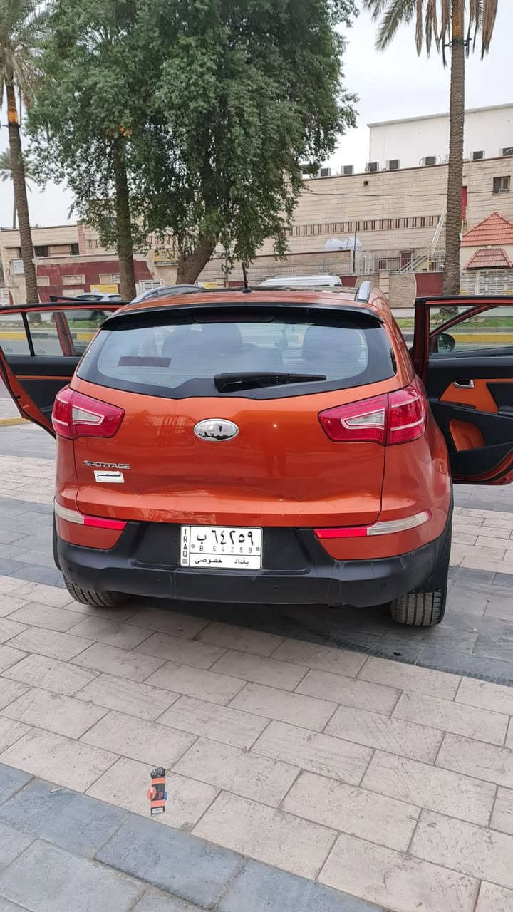 سلام عليكم 
سبورتج 2013
فول مواصفات
خليجي السياره
تلاث قطع صبغ جهة السايق
للتواصل ***********
