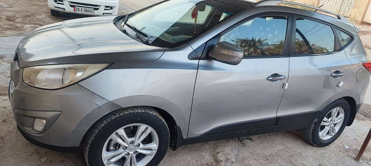 توسان 12 مكفولة ماعدا قبق الجنطه صبغ فقط والباقي كله مكفول  السعر 130

***********
