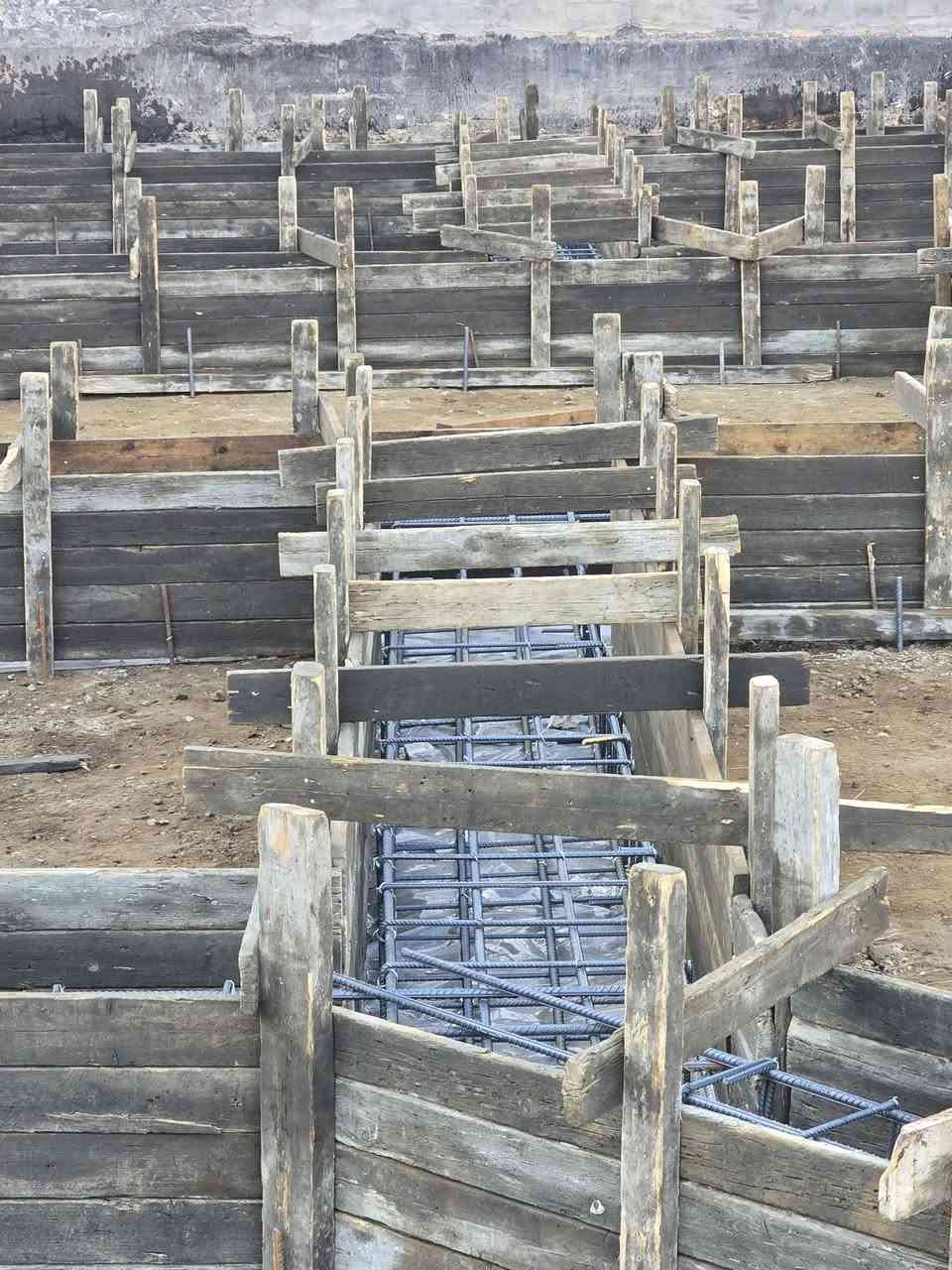 السلام عليكم بتلو للبيع مساحه 150 شغل درجه اولى فول الفول حي القادسية قرب جامع الشاكرين السعر 75وبيها مجال 
 رقم العقار 5307 للاستفسار الاتصال برقم *********** او ***********
