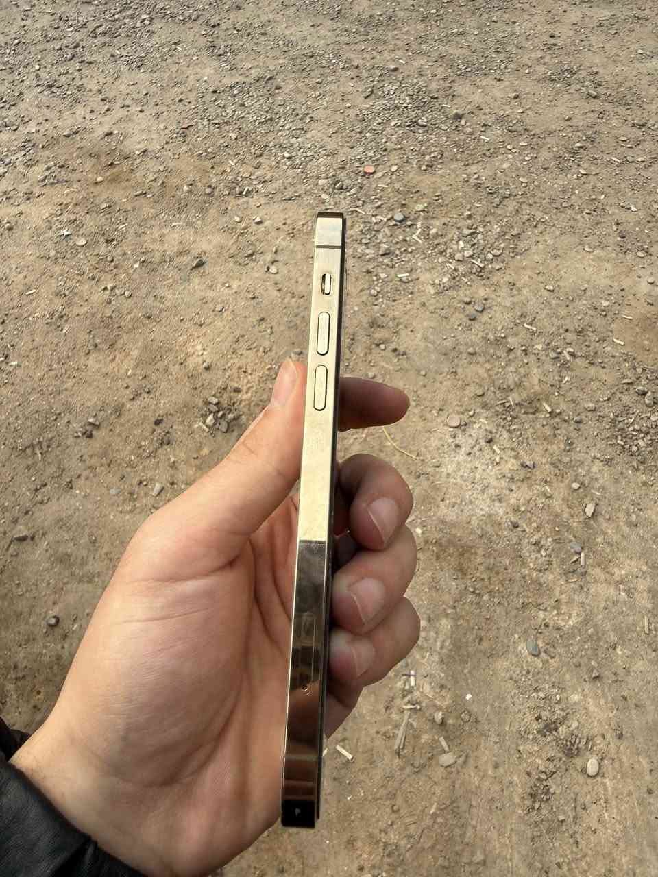 ￼السلام عليكم ايفوان12برو فقط بطريه80 ‏ذاكر 128￼ ‏نظافة80 سعر الهاتف380 
￼￼بغداد رقم الهاتف ***********
