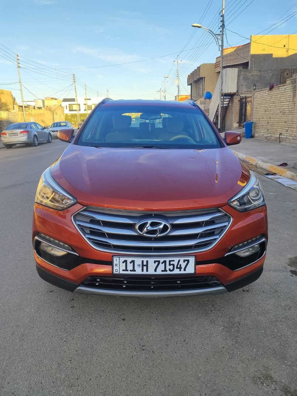 سنتافيه ٢٠١٧ 
محرك ٢٤٠٠ 
٤سلندر وارد امريكي 
ضربه باب الايمن فقط 
السياره نضيفه وماشيه ٦٠ الف 
رقم بغداد باسمي  140 وبيه مجال مراوس بجارجر لو اوباما 
الرقم ***********
