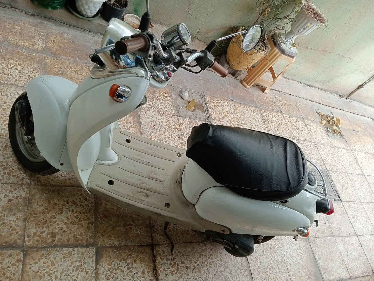 سلام عليكم عبدالحليم للبيع لوك بعده شخط مابي كهربائية كله يشتغل كيج بانزين هم يشتغل  نكره سلف وهندر اي عيب مابي ربع ماتصرف علي سعر 375 رقم موبايل ***********
