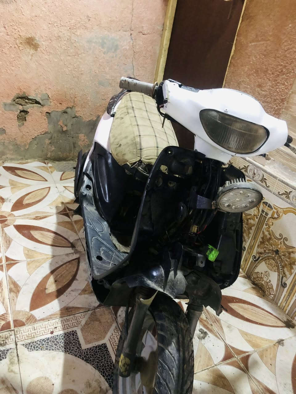 اكزز للبيع مكينة بيه صوت كرنك شغالة السعر 150 وبيه مجال المكان البصرة الجمهورية الرقم *********** الشراي يتصل ما اجاوب ب التعليقات
