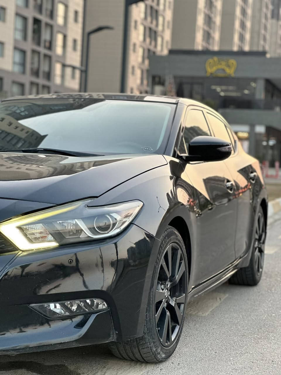 السلام عليكم
مكسيما 2016
فول موصفات  SL
حادثها بنيد فقط بدون دواخل 
بارد بباب عكس السائق 
مواصفاته
✅بصمة 
✅بنوراما
✅كروز سرعة
✅رادار امامية ورادار جانبي
✅تدفه كراسي وستيرن  
✅كراسي كهرباء جلد
✅سستم صوت بوس
✅حساسات امامي خلفي
السيارة كفالة كير ومكينة 
ادامة منظومة بانزين 
صدر جديد
السيارة ما بيه كل نقص وين متريد اطلع تراي
ماشية 163 كيلو
رقم اربيل باسمي
مكان السيارة بغداد - الكرخ حي الحسين
السعر 140 وبيه مجال للطيبين
***********
