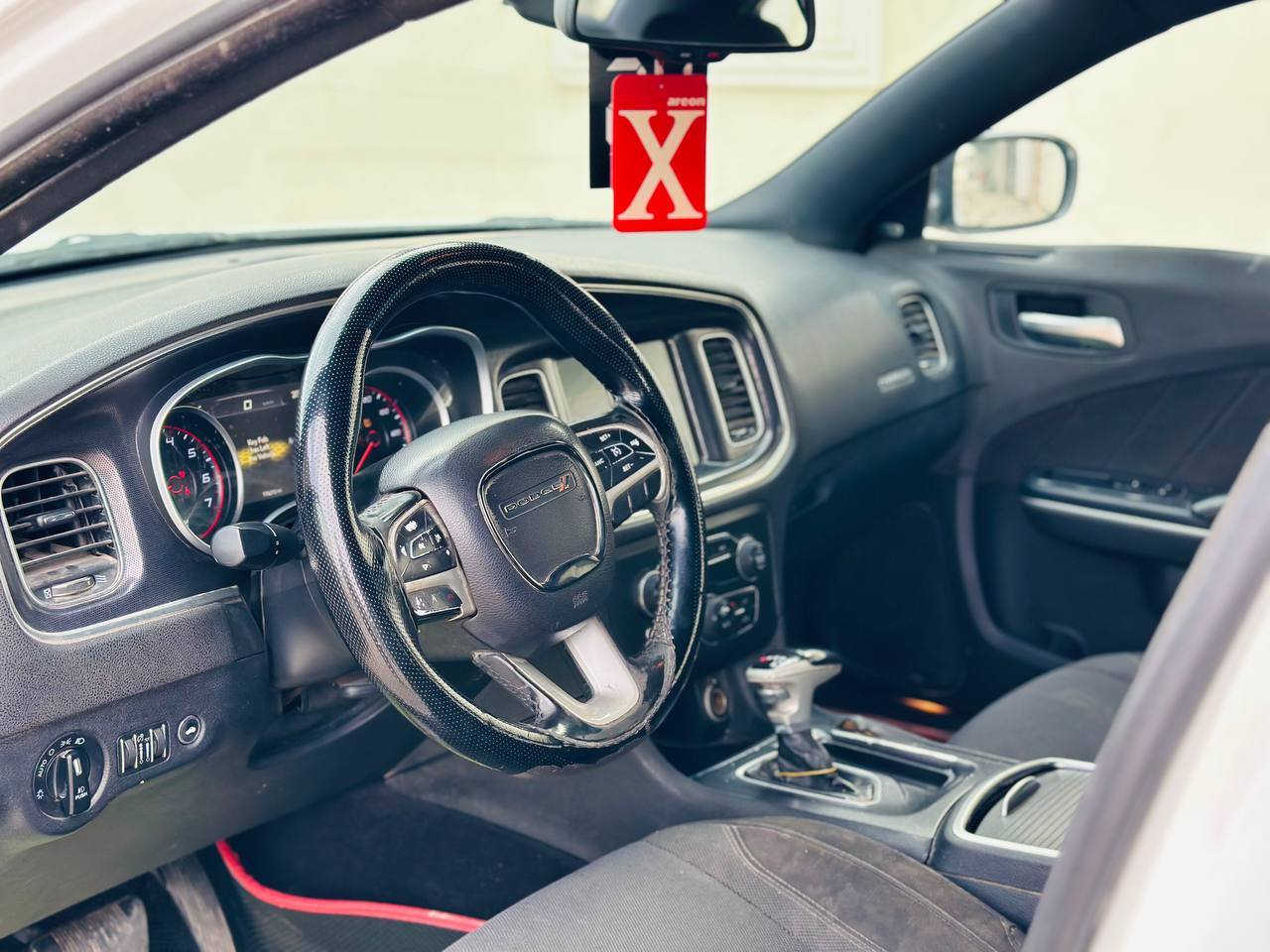 جاجر موديل ١٦ بيها جاملغ خلفي وربع باب خلفي وبيها مكانين بارد رقم اربيل تحويل مباشر ٦سلندر تو ويل سياره جديده السعر ١٧٥ وبيها مجال مكان ااسياره بابل رقم الموبايل
***********
