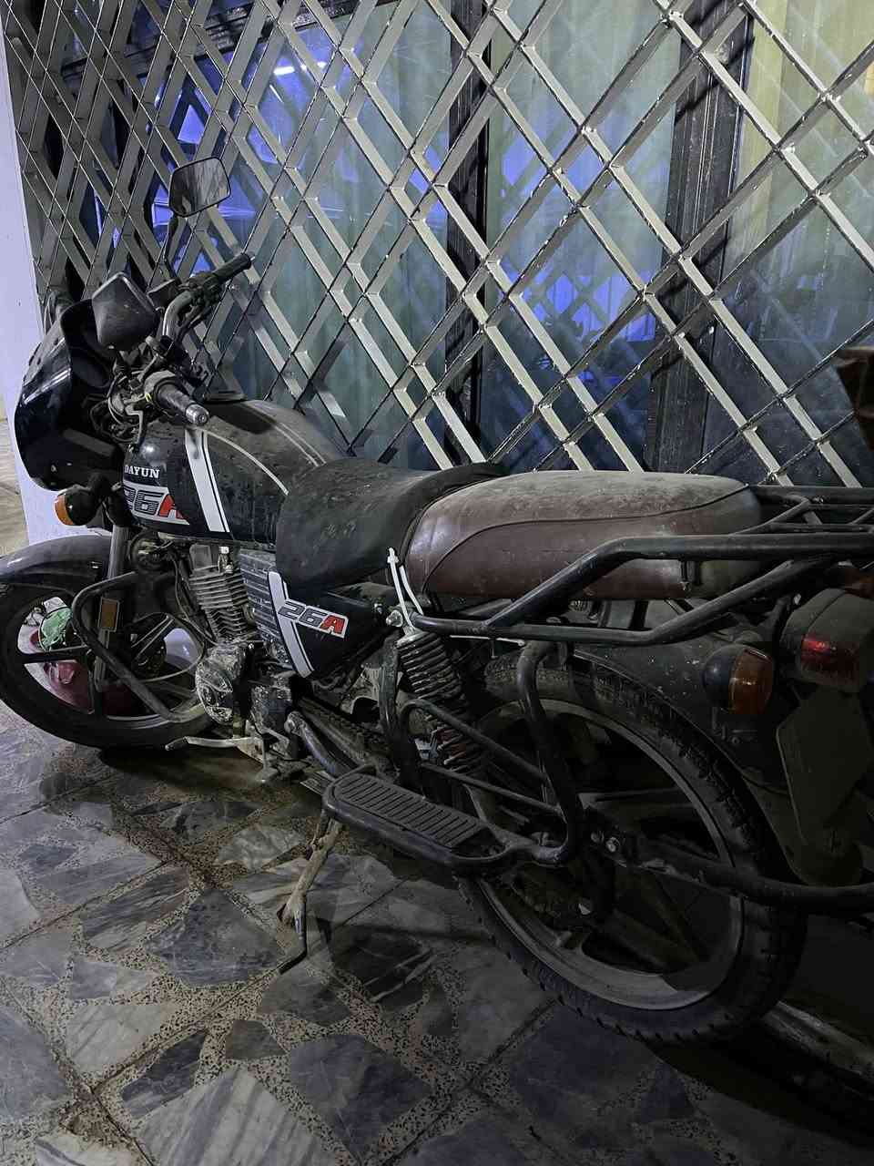 السلام عليكم دراجة دايوان مجفتة مرقمة تحويل ثاني يوم صارلهة اسبوعين متروكة نقصهة كتف شحن وترجع مثل الورد سعرها مليونين و500 قابل للتفاوض ***********
