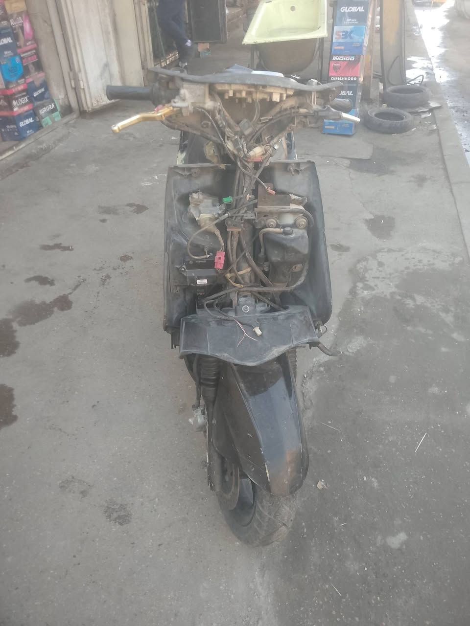 للبيع فحل كوري خطين بيهة صلنصه ودبلات خليفي رياضي وكلج امامي رياضي بس لبنكه بلاديه دراجه نكرة بكل وقت لاتبخير ولا تنقيص نقصهة واضح 450 وبيهة مجال مكاني  صالحيه رقمي ***********
