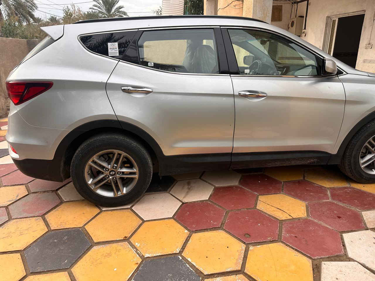 السلام عليكم ورحمة الله سنتافي موديل 17 سيارة جديدة تحويل مباشر محرك 2400   السعر 150 ربيه مجال للطيبين 🌷***********
