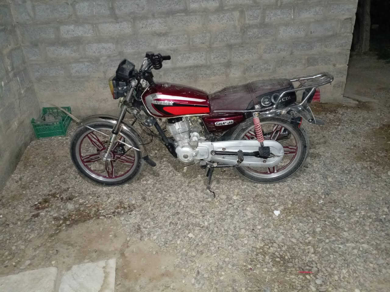 سلام عليكم دراجه لبيع سافانه موديل 220 500 وبيه مجال  مكاني بقداد سريع دولي جسر سابع ***********
