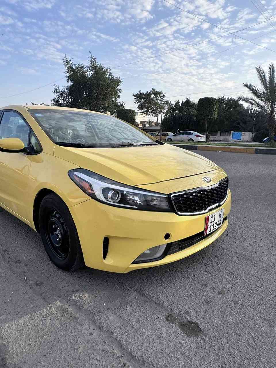 السلام عليكم للبيع كيا فورتي موديل 2017 
وارد أمريكي حادثها فقط بل بك لايت  خلفي بدون دواخل بدون تبديل بدون ايرباك 

مكينة 2000 دوش هسة شادها مال حاوي وبعتي بوصلها 

السيارة ماشية 78 وعل فحص 

السيارة اني جنايها وصارلها 7 سنوات عدي 

رقم بغداد بسمي مصفرا هيئة وغرامات

السعر 128
العنوان بغداد شارع الاورفلي ***********
سونار بيها مال المندلاوي
