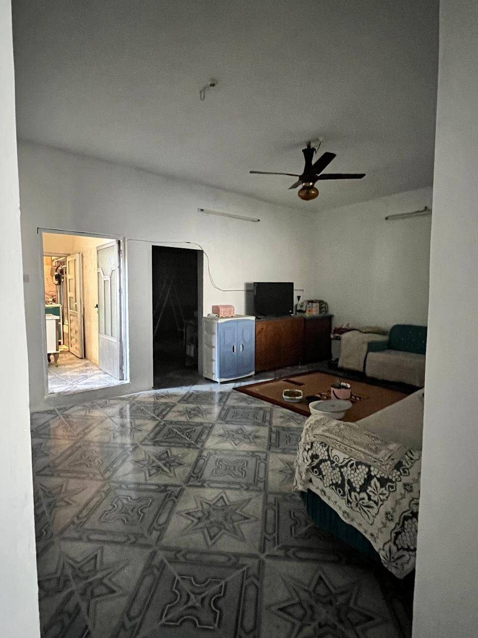 بيت طابو بأسم شخص واحد ٢٠٠ متر طابقين
الطابق الاول
٢ غرفه نوم
استقبال
هول
مطبخ حار وبارد
صحيات
طابق الثاني
٣غرف نوم
هول
مطبخ
+٢ صحيات

ملحقات محل خارج الدار

السعر ١٤٠ مليون وبي مجال
عنوان حريه خلف الملعب موقع مميز قريب على السوگ وعلى شارع العام الاستفسار مراجعة مكتب الصالح للعقار كركوك حي النصر شارع الوسط
***********
***********
